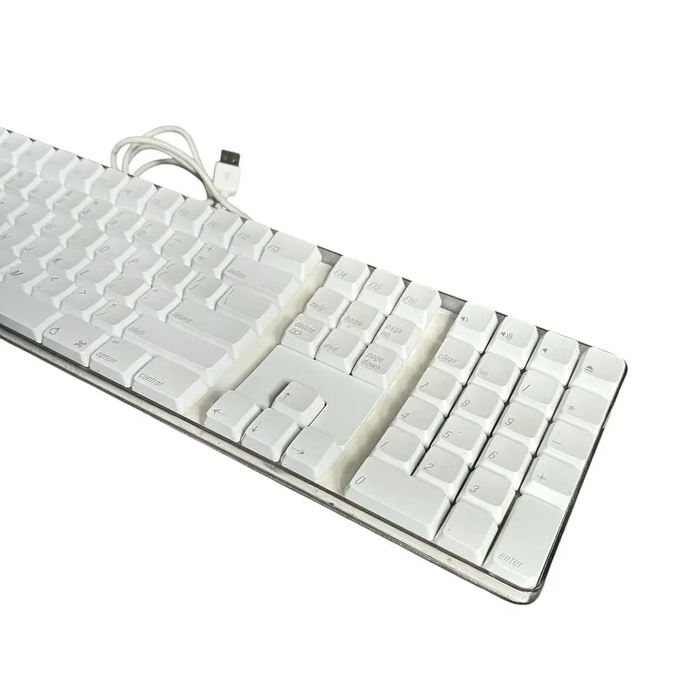 Apple Computer Keyboard Model A1048 Wired White Vintage Full Size